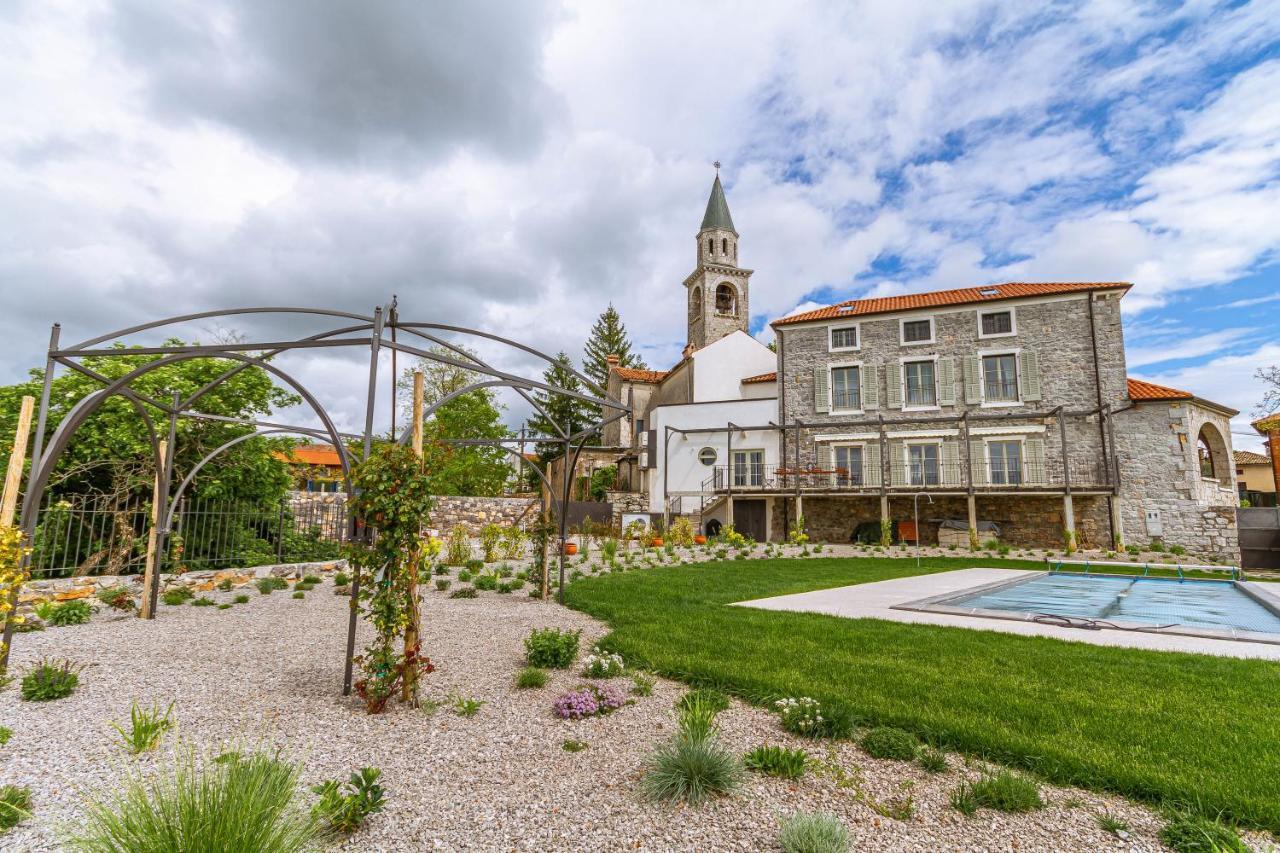 Vila Brinovka Kostanjevica na Krasu Esterno foto