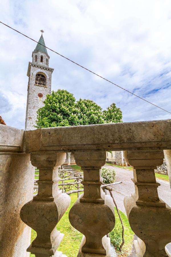 Vila Brinovka Kostanjevica na Krasu Esterno foto