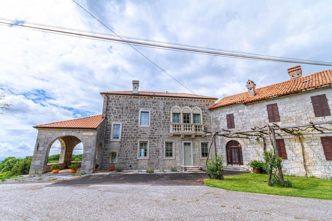 Vila Brinovka Kostanjevica na Krasu Esterno foto