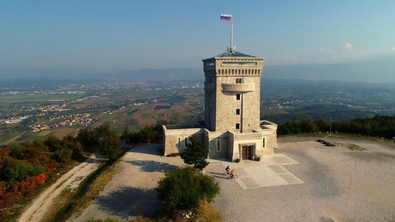 Vila Brinovka Kostanjevica na Krasu Esterno foto